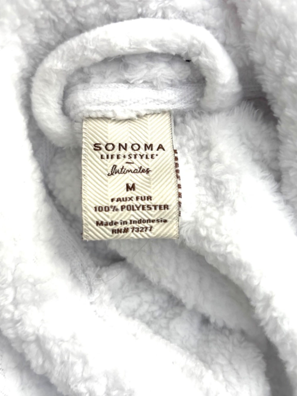 White Fleece Robe - Picture 4 of 5